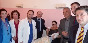 AOU SASSARI, visita sindaco Nicola Sanna al primo nato 2018
