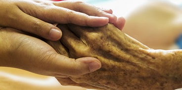 Mani, anziano, sostegno libera da Pixabay